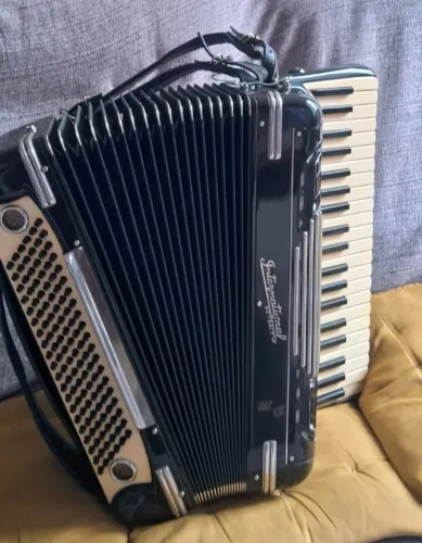 Acordeon 120 baixos