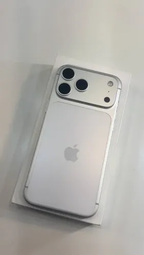 iPhone 17 pro Max Silver 256gb