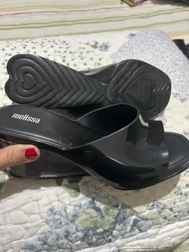 Vendo sandália da Melissa