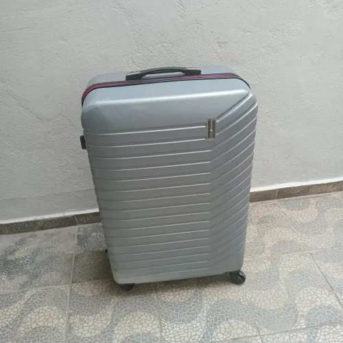 Mala de viagem Grande ABS! No meu perfil tem outras. 