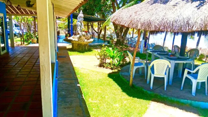 Restaurante contrata auxiliar cozinha , garçom e vendedores 