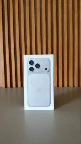 17 PRO 256GB BRANCO LACRADO