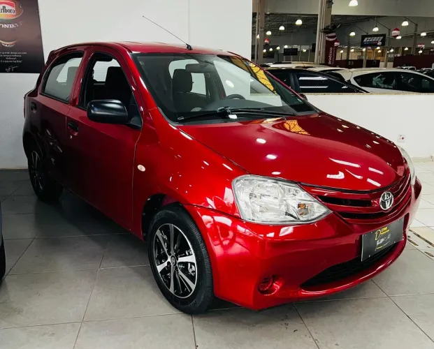 Toyota Etios X 1.3 Flex 16V 5P Mec. 2013
