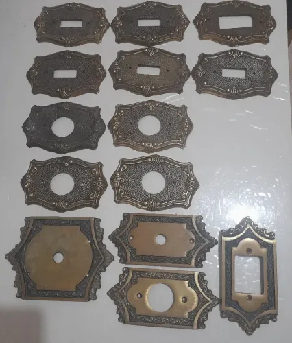 Espelhos em bronze para tomadas modelo antigo