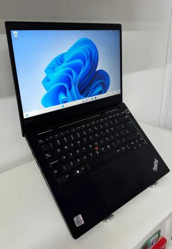 LENOVO THINKPAD E14 - Intel Core i5 -16BG RAM - SSD NVMe 256GB