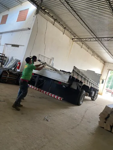 OBRA CONSTRUÇÃO RECIClAGEM MUDANÇA TRATOR CANO TRANSPORTE CARGA MUDANÇA PRA TODA REGIÃO 