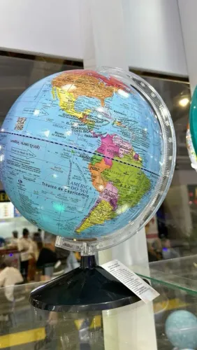 Globo mundi excelente estado.