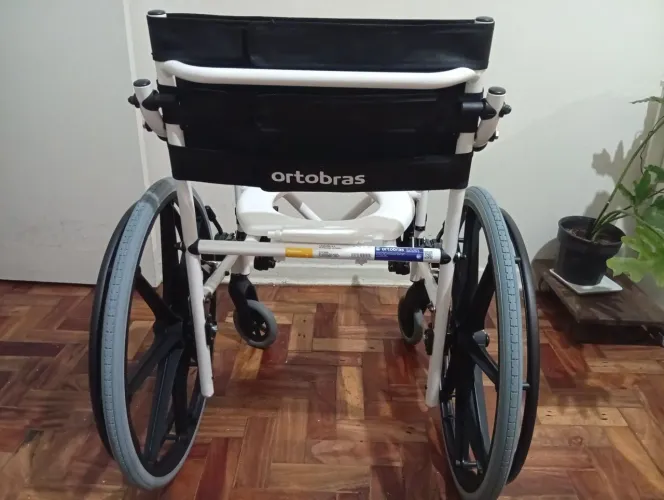 Vendo Cadeira de Banho Ortobras H1
