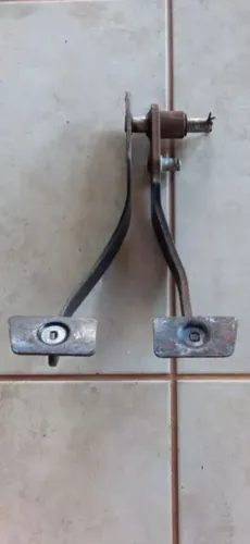 Pedais de freio e embreagem corcel belina 1