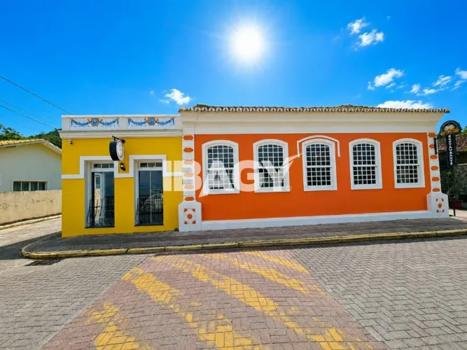 Oportunidade! Casa em Sambaqui - Florianópolis