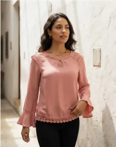 Blusa Social Manga Longa Sofisticada Renda Pérolas (Usado)