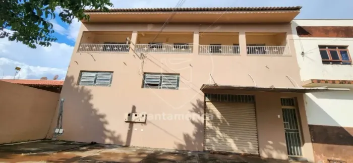 Barracão e sobreloja para venda com 200m² em Cambé
