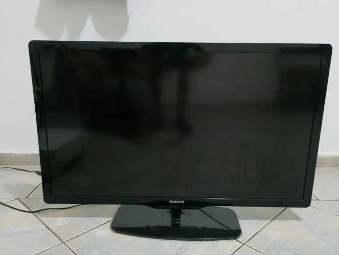 TV Philips 40 Pol. Com defeito de tela.