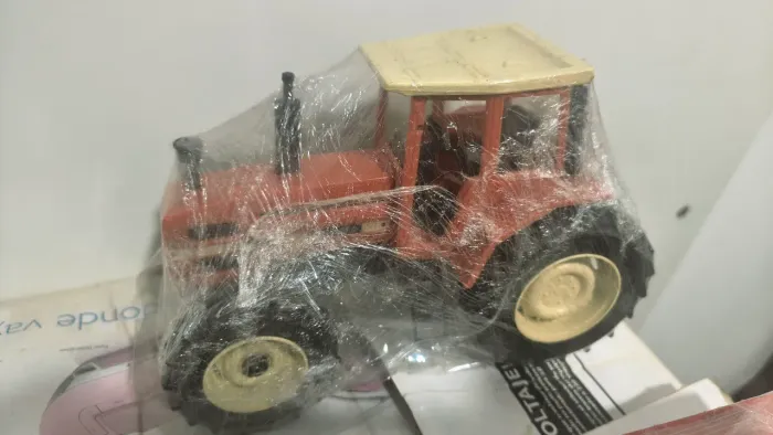 Miniatura Trator antigo anos 80 