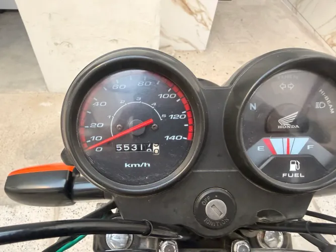 Moto bem conservada, essa é uma relíquia!