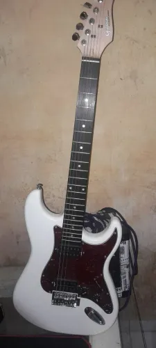 GUITARRA + AMPLIFICADOR