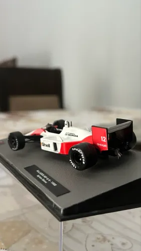 Miniatura Ayrton Senna 1/43 Lendas Brasileiras