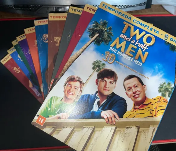 Box DVD Série Two And a Half Men - Dois Homens e Meio 1ª a 10ª Temporadas