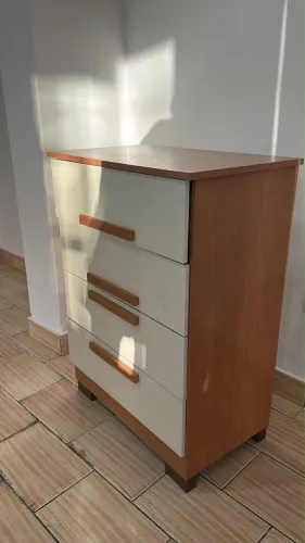 Vendo cômoda
