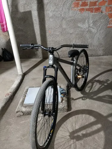Bicicleta Absolute aro 29 em ótimo estado