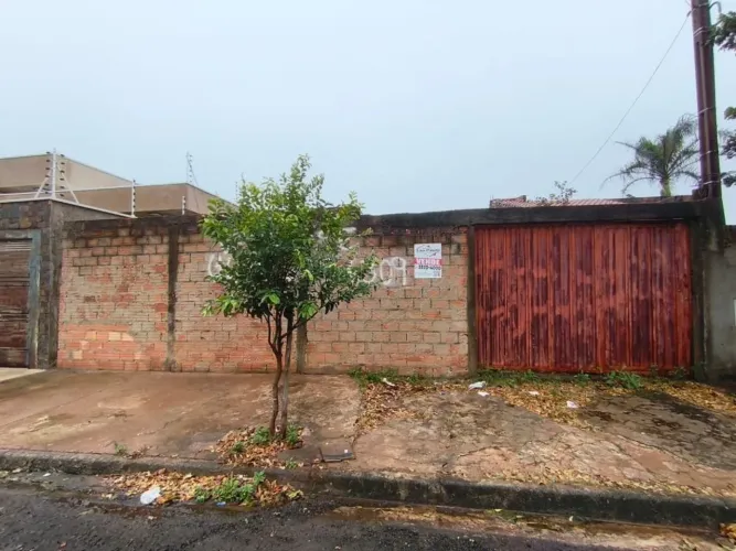 Venda de Terreno / Padrão na cidade de Araraquara