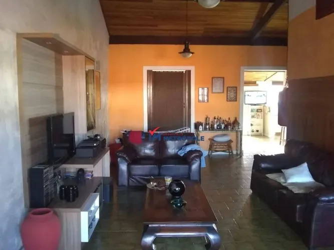 Casa de Condomínio com Piscina, 04 Quartos e 354m² (área total) à venda na Taquara