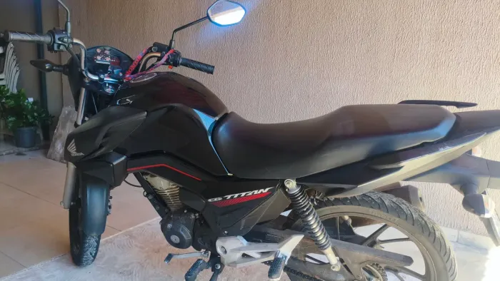 Titan 160