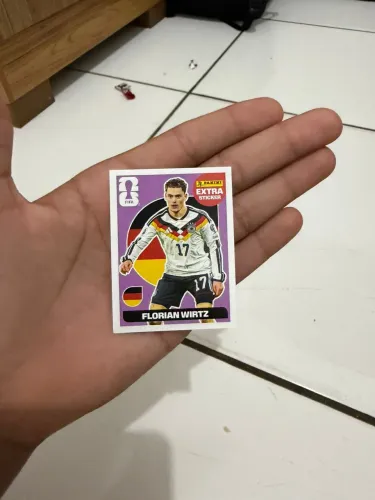 Figurinha Florian Wirtz Extra Sticker Purple (Roxa) Panini Copa do Mundo 2026 Original