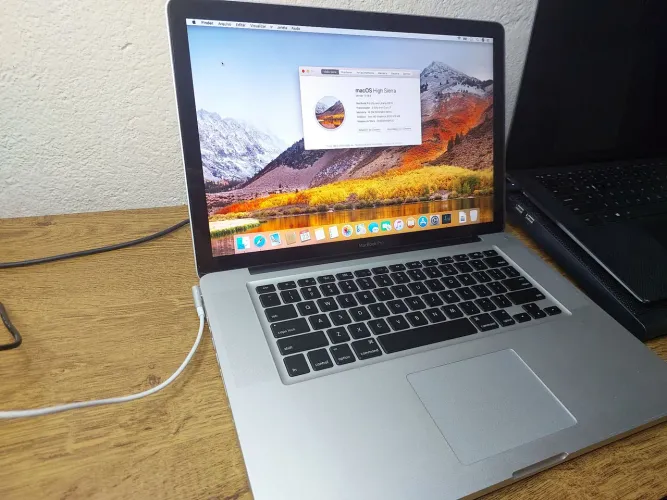MacBook Pro 15" Intel i7 16gb RAM SSD 256gb * Parcelo Cartão