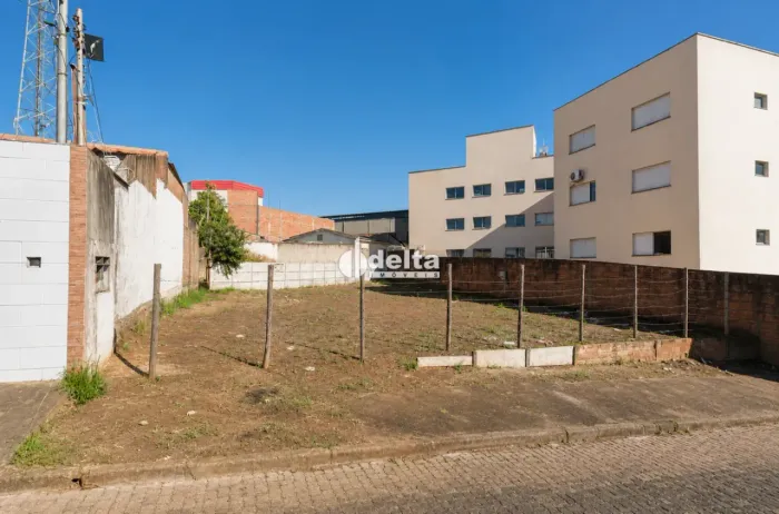 Terreno disponível para venda no bairro Tubalina em Uberlândia MG