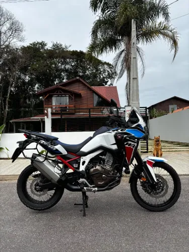 CRF 1100l África twin 2023 câmbio manual