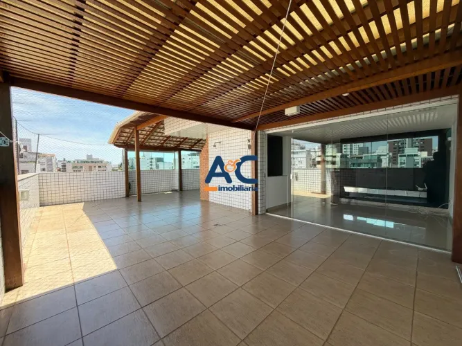 Cobertura com 4 quartos no Castelo