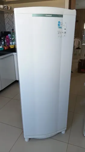 Vendo Geladeira Consul CRA30 261L 220V