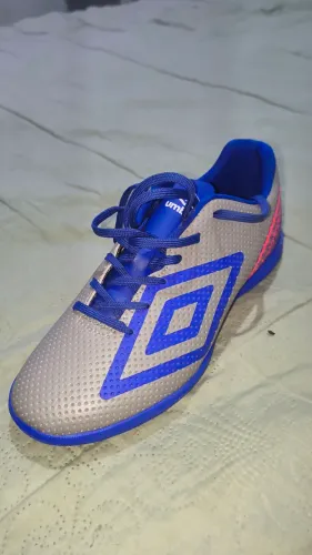 Tênis umbro novo