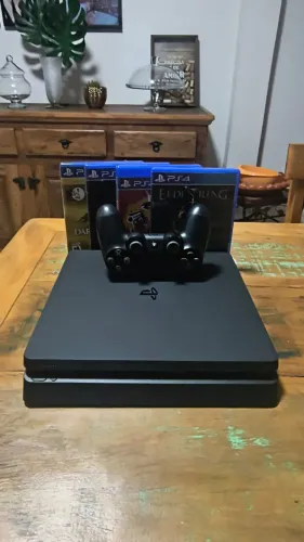 PS4 Slim 1TB + 1 Controle Original + 4 Jogos - Excelente Estado