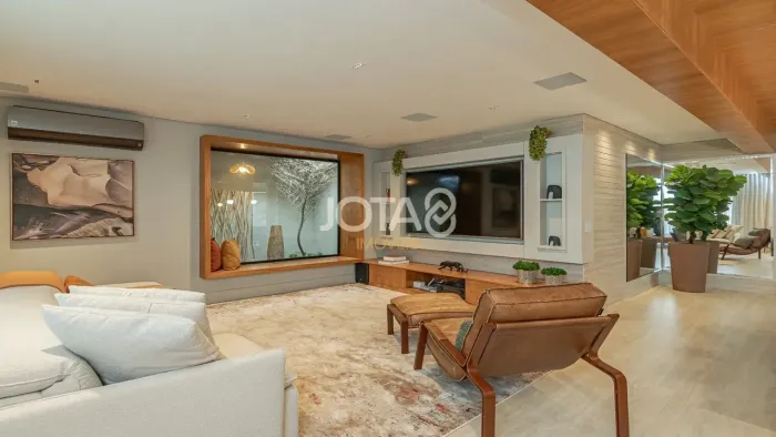 CASA TÉRREA EM CONDOMINIO FECHADO COM 3 SUÍTES E PISCINA Casa Térrea Em Condominio Fechado