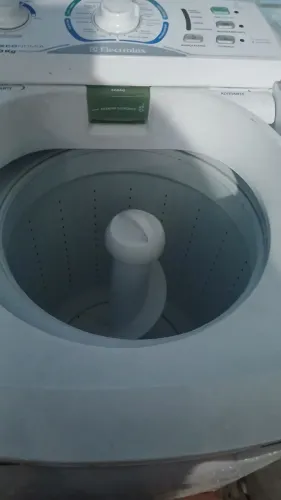 Máquina de lavar Eletrolux 300 reais as duas