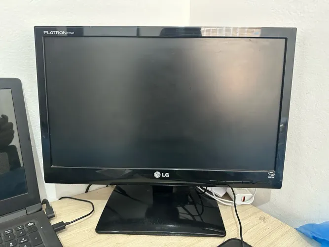 Monitor LG flatron E1941