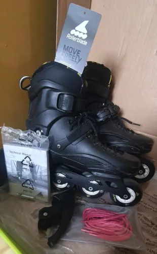 Patins 36 unissex R$750,00