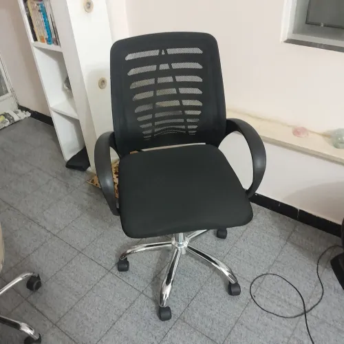 cadeira de escritorio usada poucas vezes
