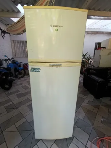 Geladeira Electrolux 351L 2 Portas Branca DC360
