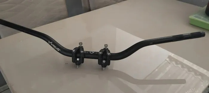 Guidao VYRUS alto 28 preto + adaptado tenere,lander250, crf250,crf230 ,bros160, xre190,300
