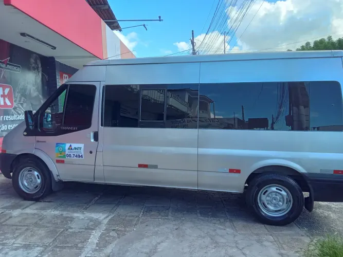 Van disponível pra viagens/turismo/fretamento 