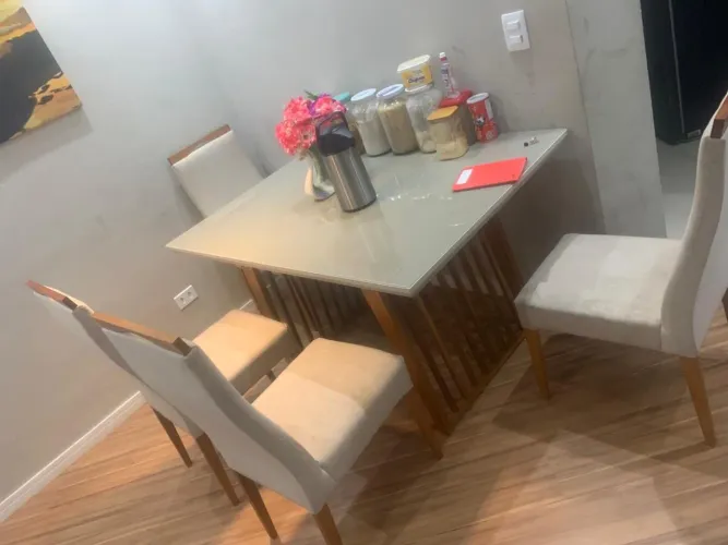 Mesa de jantar 4 cadeiras