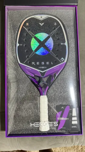 Raquete rebel