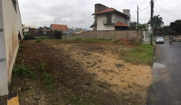 Terreno no bairro Souza Cruz