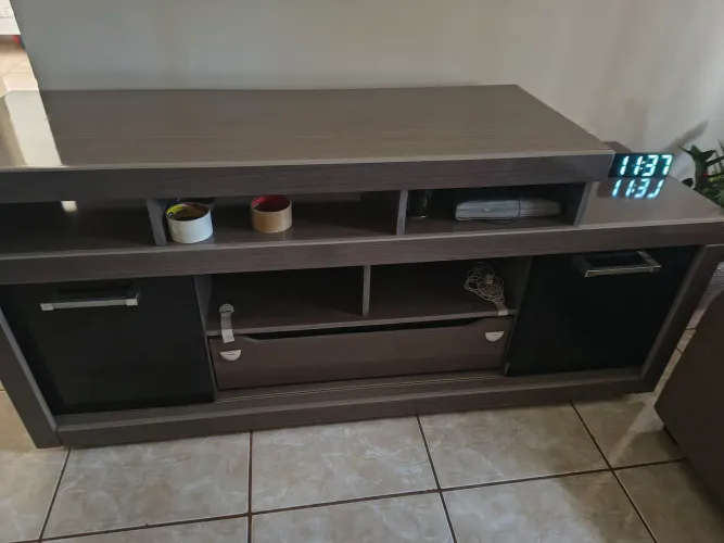 Rack para sala com portas de correr