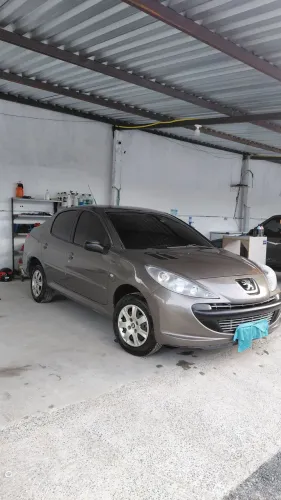 Peugeot 207 Sedan Passion XR 1.4 Flex 8V 4P 2011