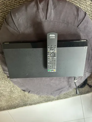 Sony BDP-S360, um Blu-ray Disc/DVD Player. Ele