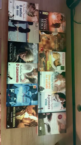 Livros lote é Nicholas Sparks. Ele